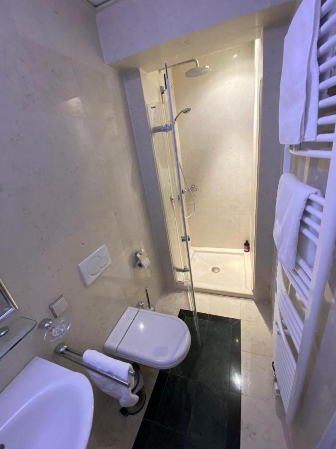 Small But Charming-Yellow Appartement Baden Luaran gambar