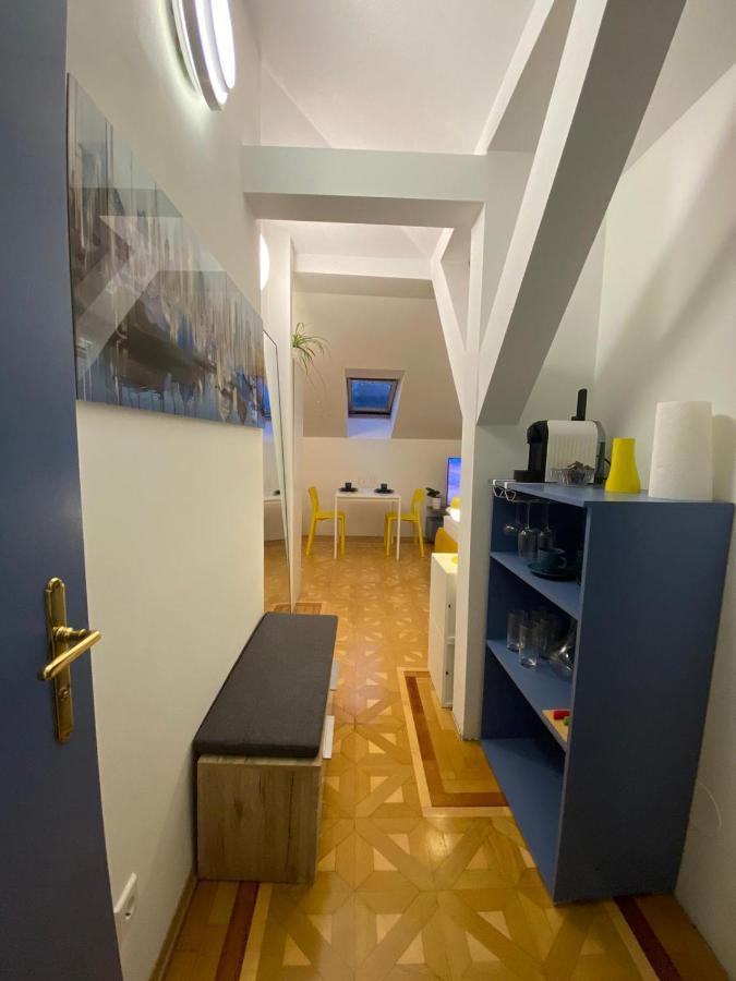 Small But Charming-Yellow Appartement Baden Luaran gambar